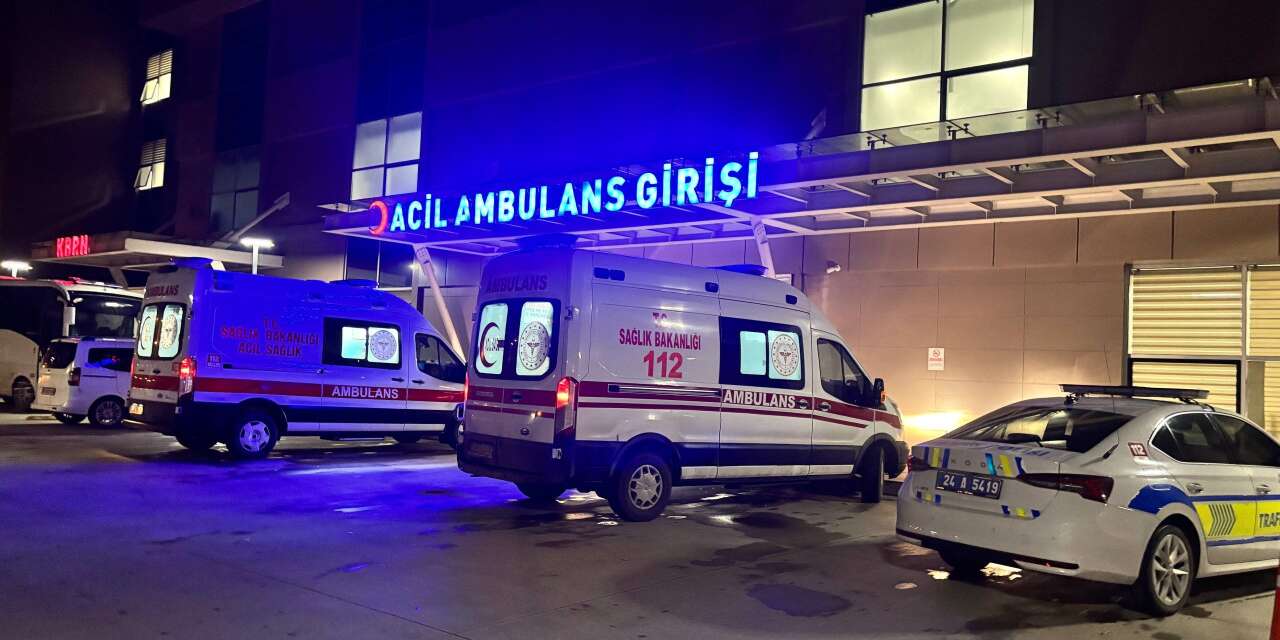 Otomobil ile motosiklet çarpıştı! Askeri personel ağır yaralandı