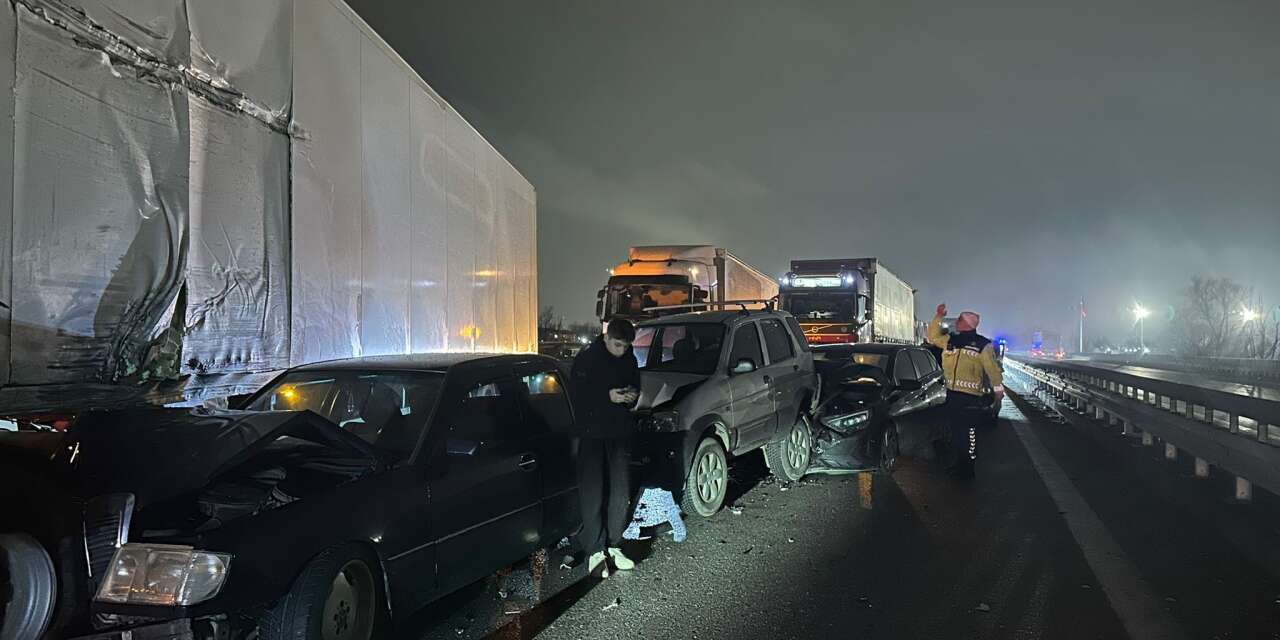 Konya plakalı TIR zincirleme kazaya karıştı! Çok sayıda yaralı var