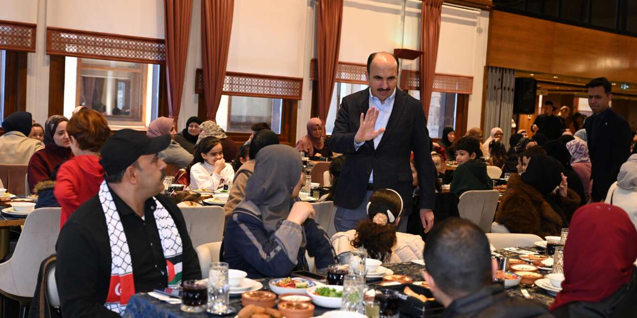 Başkan Altay, iftarını Konya’daki Gazzeli ailelerle birlikte yaptı