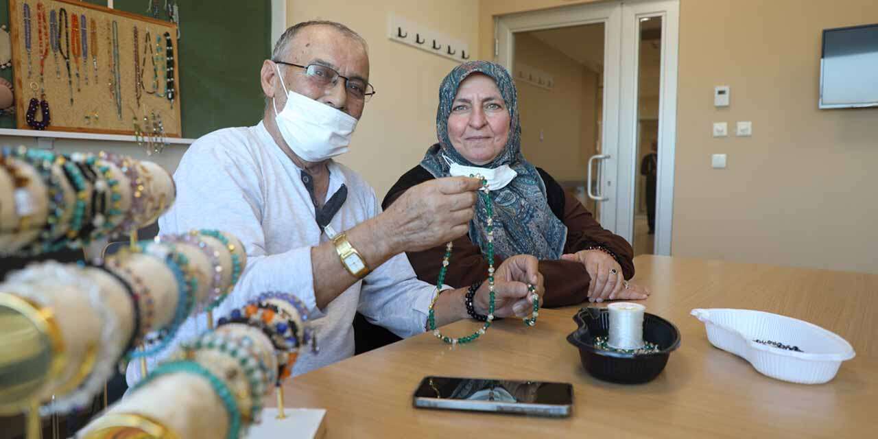 Konya’daki kanser hastaları hayata el sanatlarıyla tutunuyor