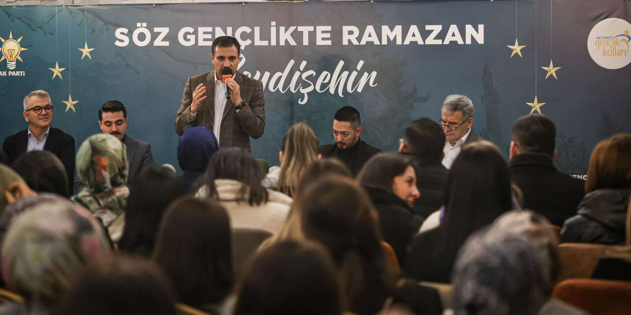 AK Parti Konya İl Başkanı Fatih Özgökçen sözü gençlere bıraktı