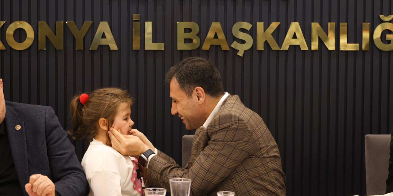 AK Parti Konya, iftarda çok özel konukları ağırladı