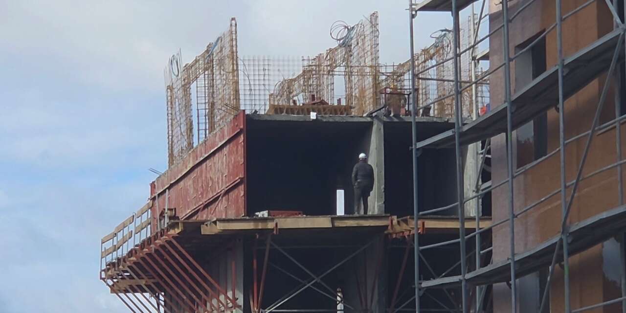 İnşaattan düşen 26 yaşındaki işçi hayatını kaybetti