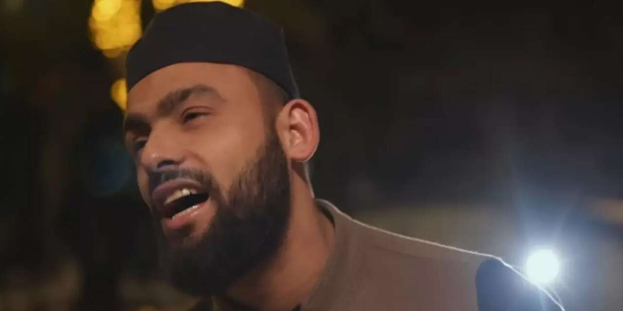 Celal Karatüre bir ilahiyle tarih yazdı! Bunu yapan ilk Türk sanatçı oldu