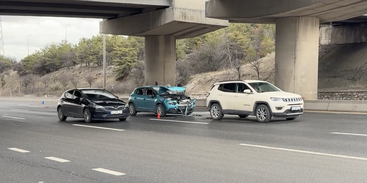 Konya yolunda otomobil alev aldı