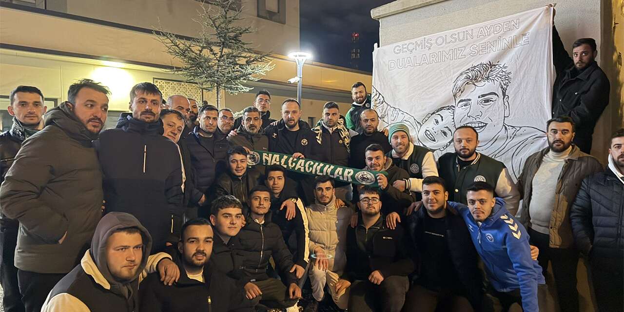 Konyaspor taraftarlarından Deniz Türüç’ün oğluna moral ziyareti