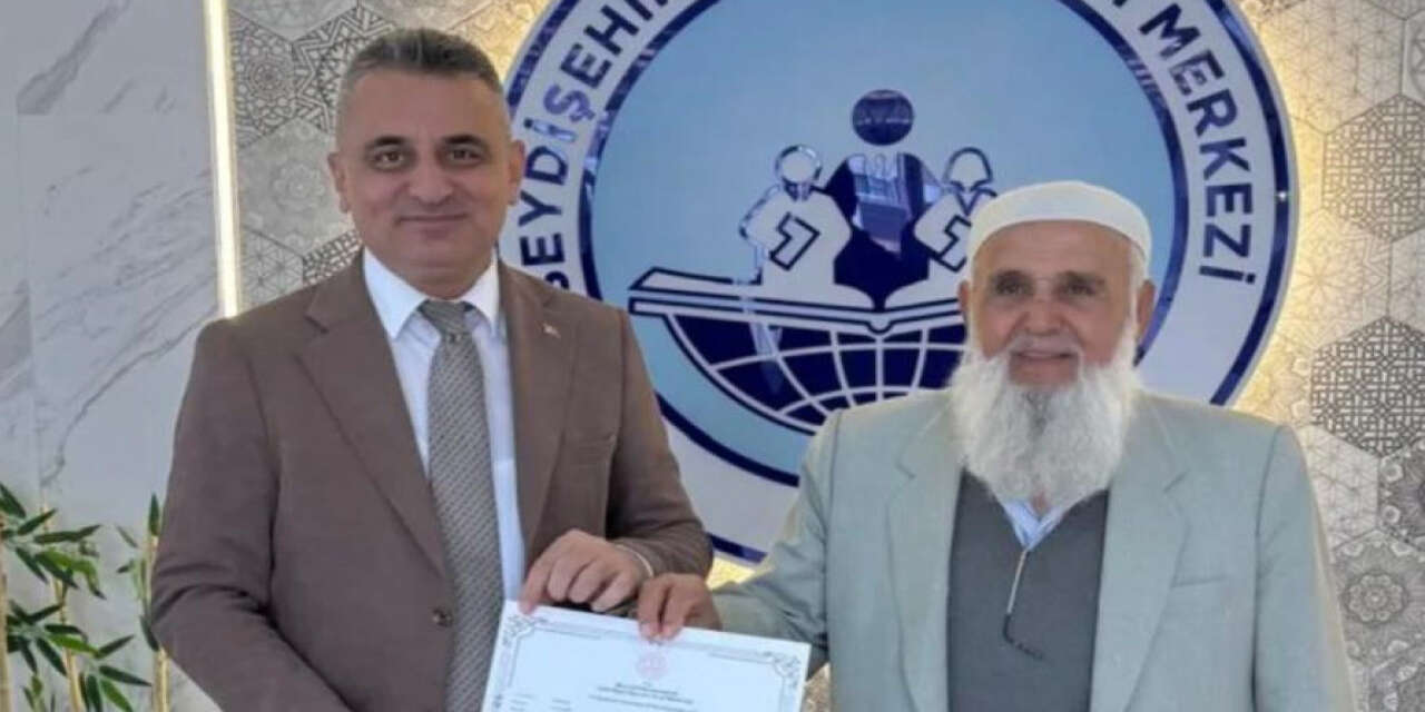 “Öğrenmenin yaşı yok” dedi, 84’ünde Konya’da başardı