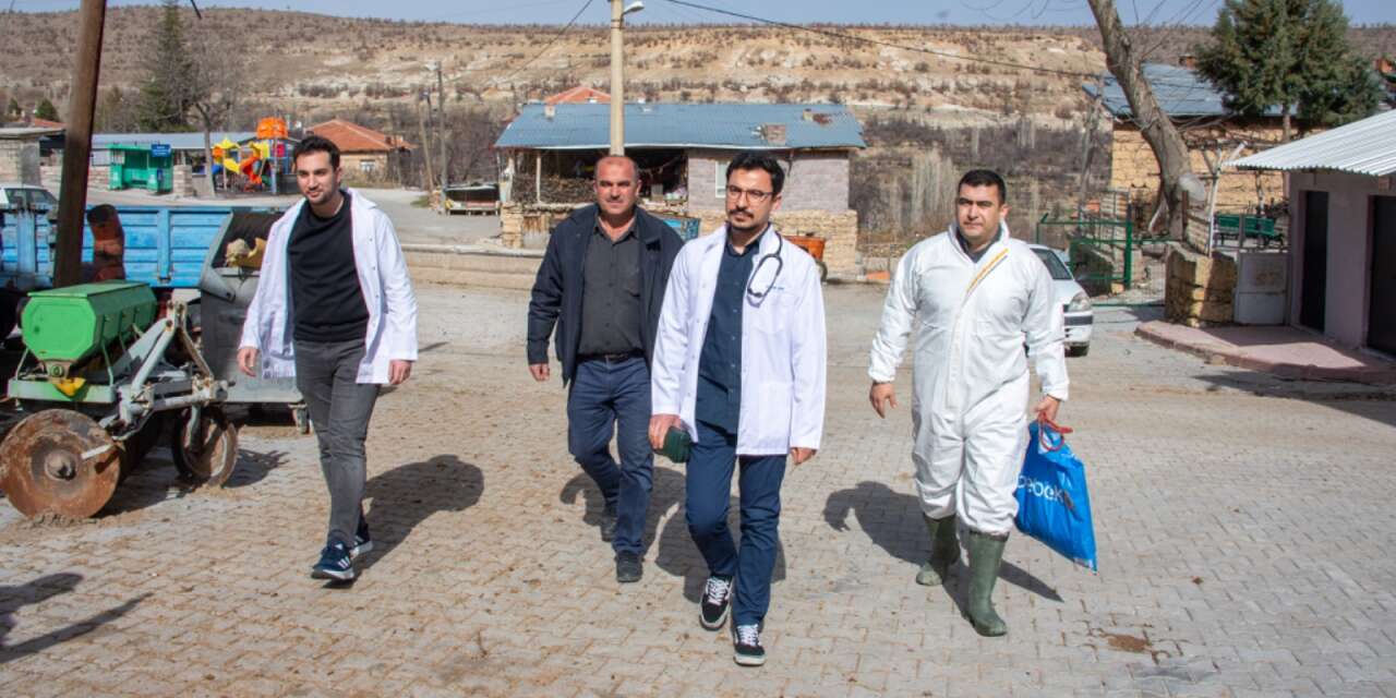 Konya’da Kampüsten Mahalleye İyilik Sağlık Hareketi’nin yeni durağı Yeşildere oldu