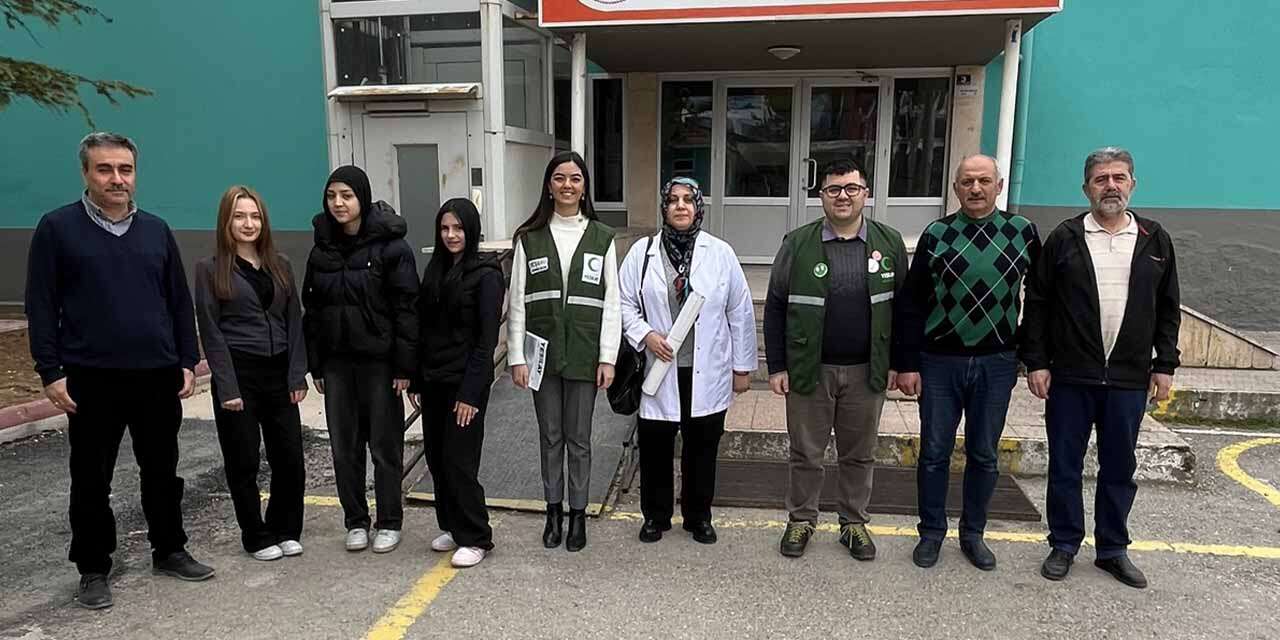 Yeşilay Konya Başkanı, liseleri ziyaret etti
