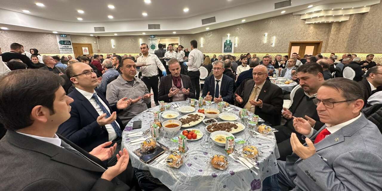 Konya esnafı iftar sofrasında buluştu