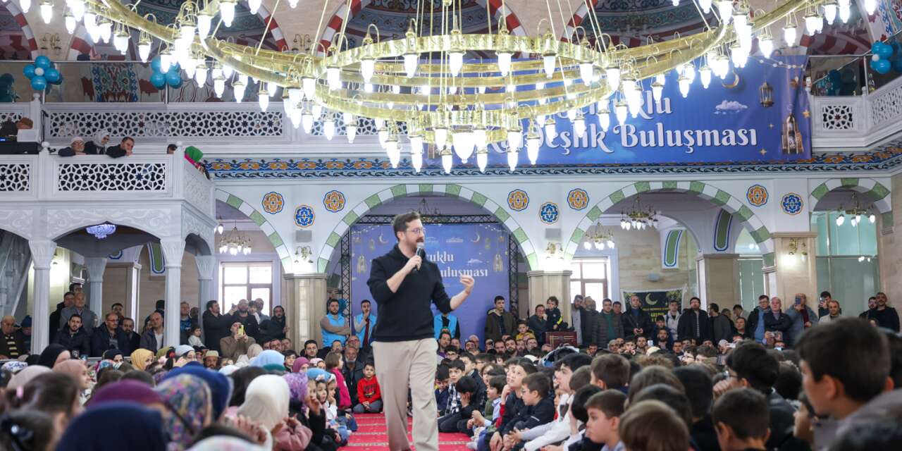 YouTuber Sertaç Abi, Konya’daki çocuklarla bir araya geldi