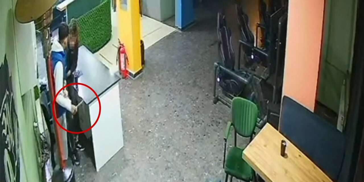 İnternet kafede dehşet! 17 yaşındaki genç yaşıtını defalarca bıçakladı