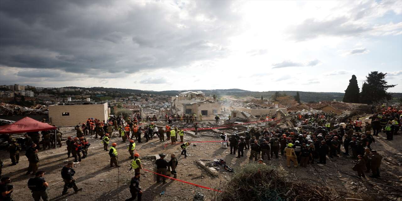 İran'ın İsrail'e düzenlediği füze saldırısında 8 kişi öldü