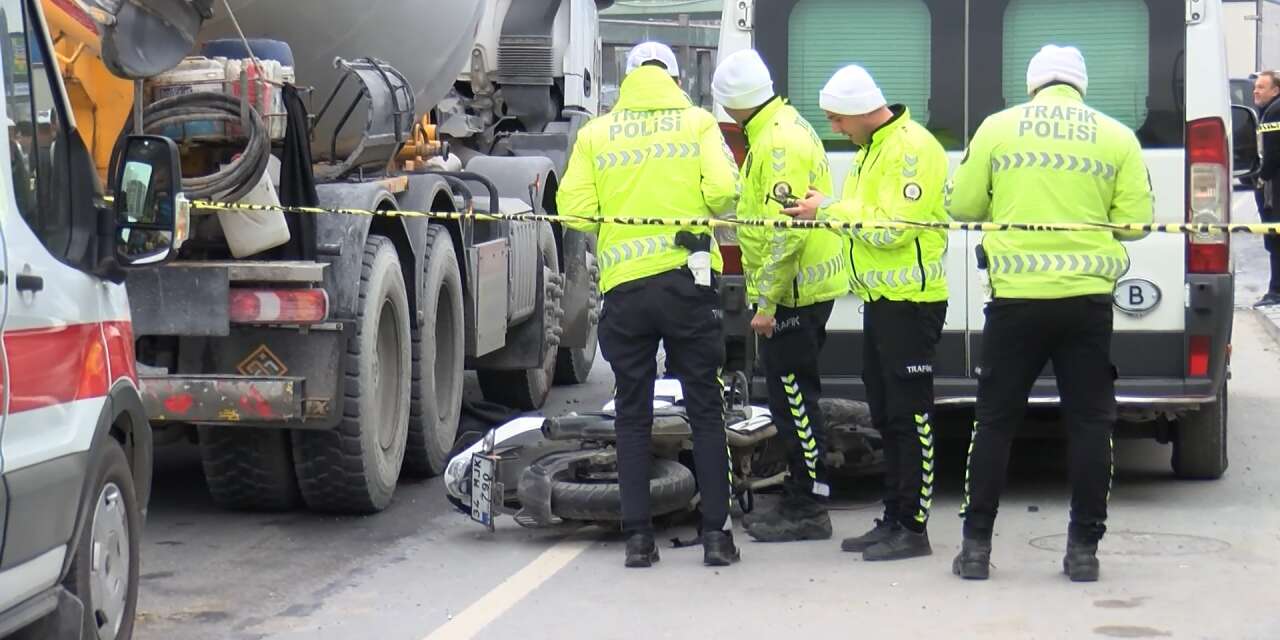 Üzerinden beton mikseri geçen motosikletli genç hayatını kaybetti