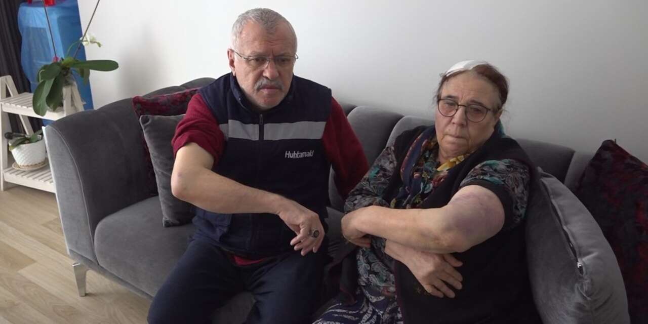 Gözü dönmüş komşu yaşlı çifti sokak ortasında darp etti