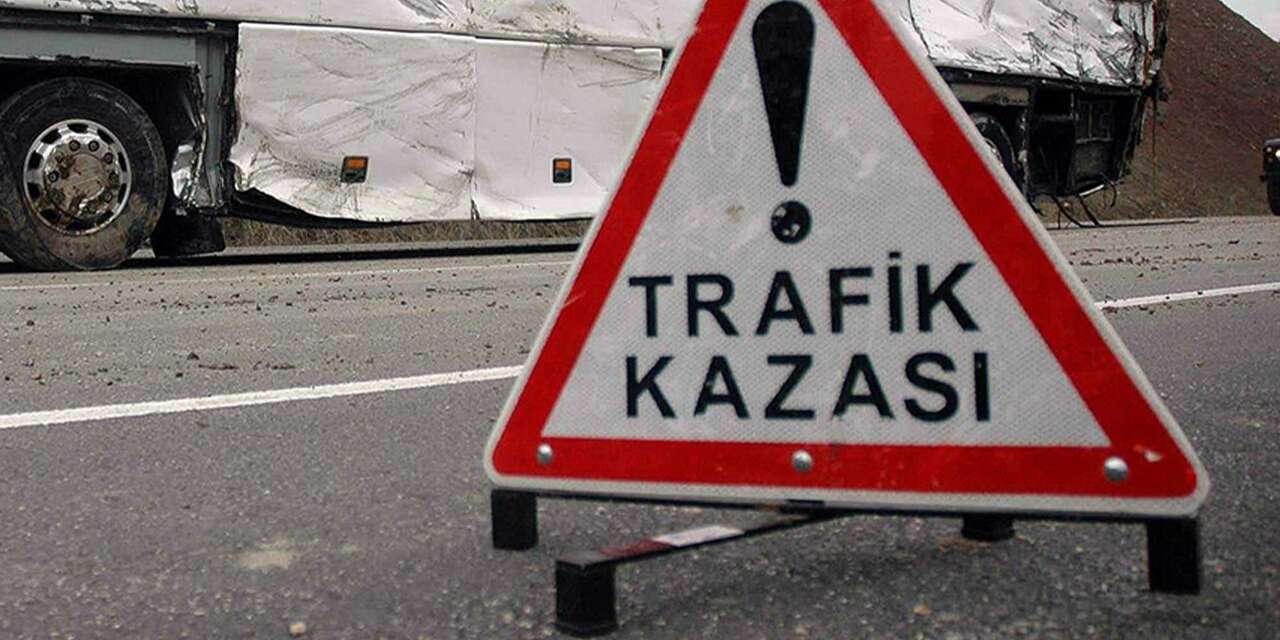 TIR otomobile çarptı! 1 ölü, 1 yaralı var