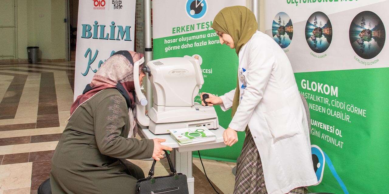 Selçuk Tıp’ta kurulan stantta göz tansiyonu ölçümü başladı