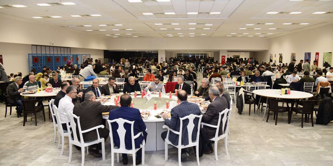 Konya Teknik Üniversitesi mezunları iftarda buluştu