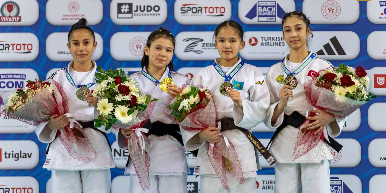 Konya Büyükşehir Belediyespor, her alanda başarısını zirveye taşıyor