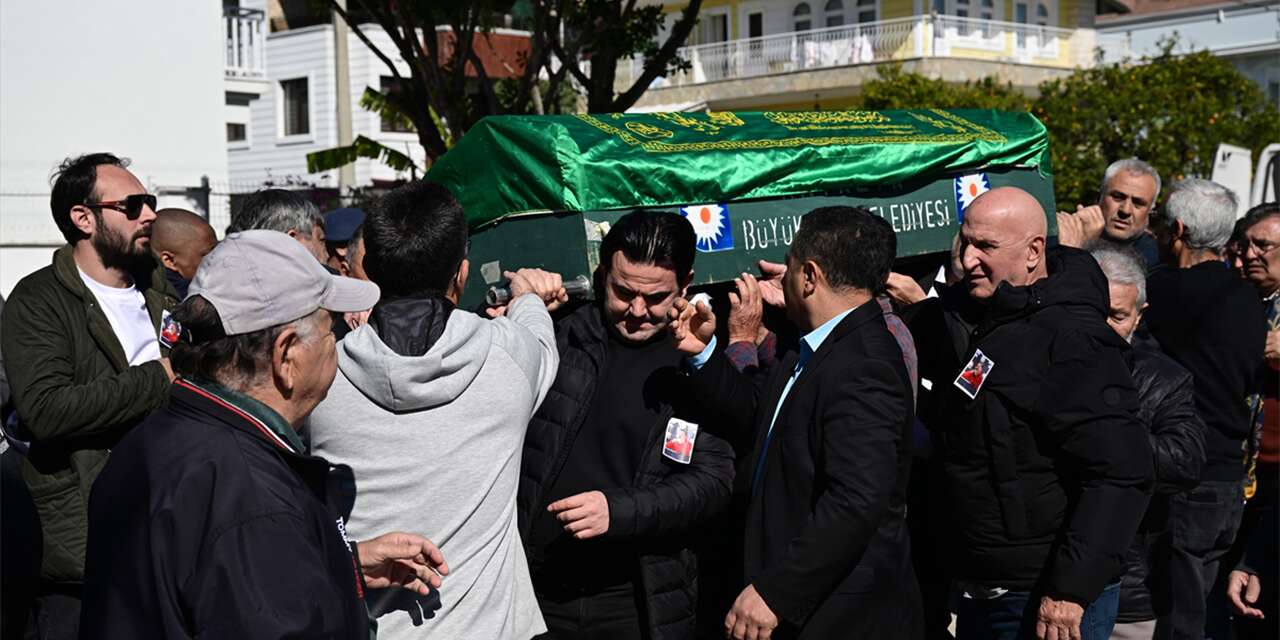 Hayatını kaybeden teknik direktör Engin Fırat toprağa verildi