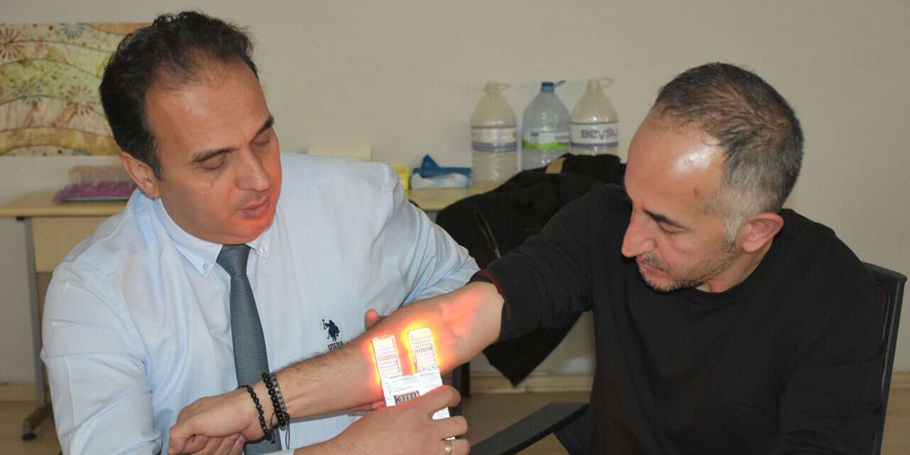 Konya’daki fizik öğretmeninden sağlık alanında çığır açacak buluş