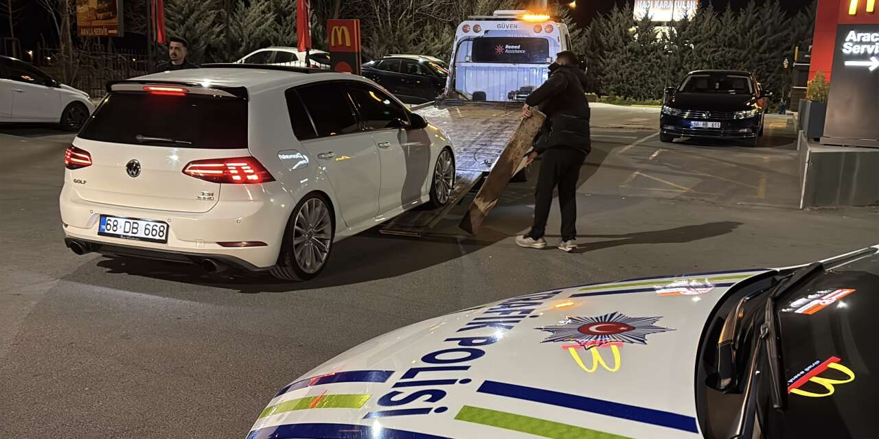 Abartı egzozla trafiği tehlikeye düşürdü, cezayı yedi! Bayramı da arabasız geçirecek