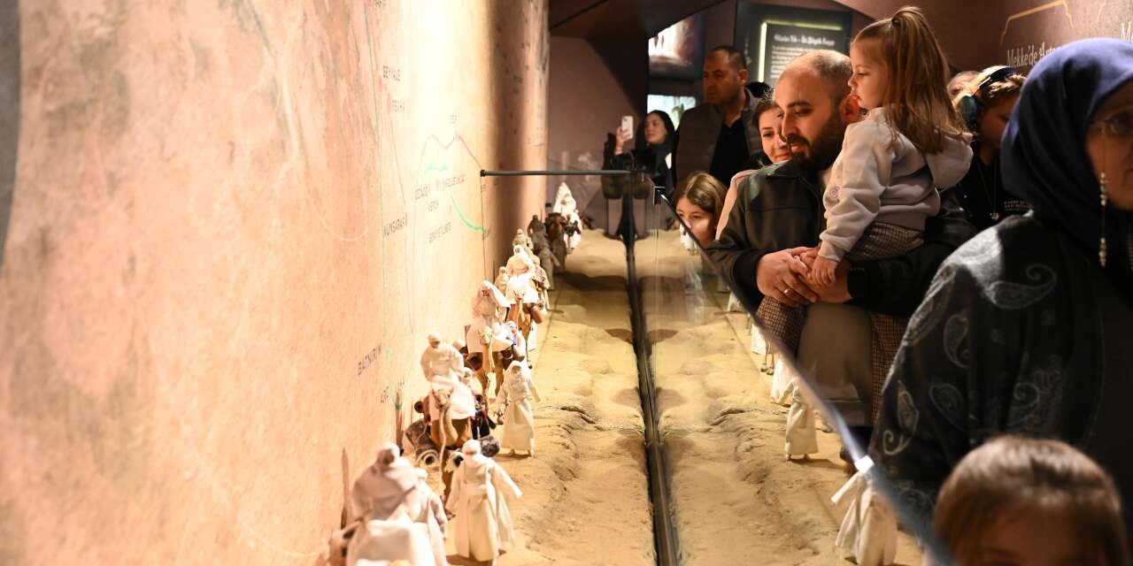 Konya’daki Asr-ı Saadet yolculuğuna binlerce kişi katıldı