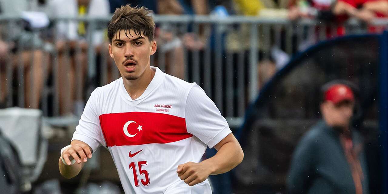 Milli futbolcu Yusuf Akçiçek operasyon geçirdi