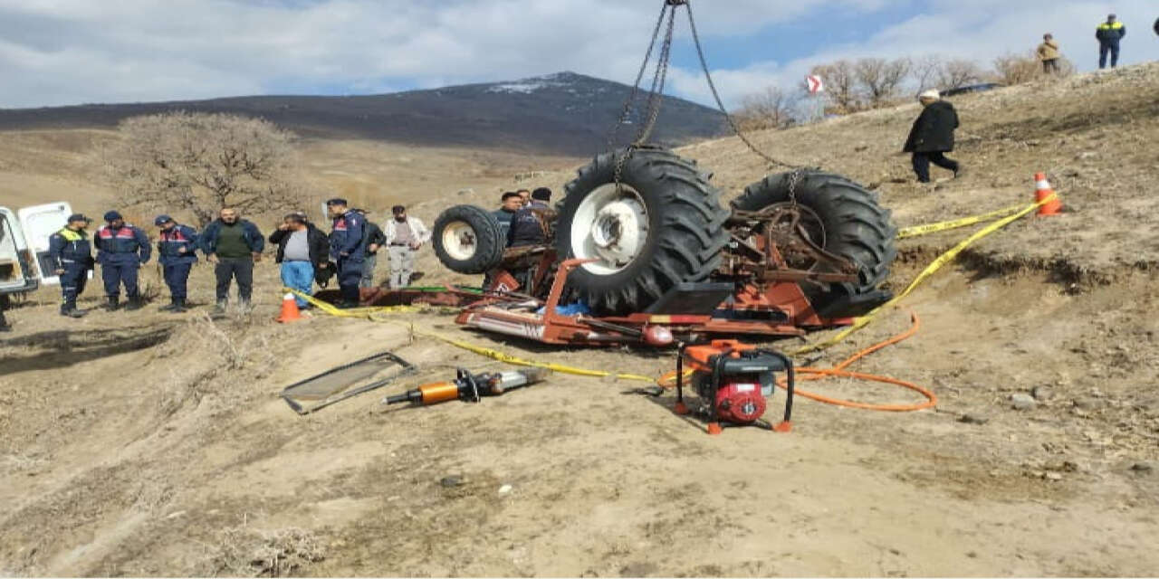 Traktörün altında kalan 87 yaşındaki çiftçi öldü