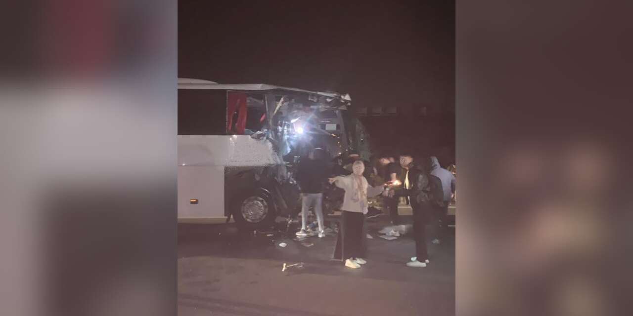 Yolcu otobüsü TIR ile çarpıştı! 1 can kaybı var