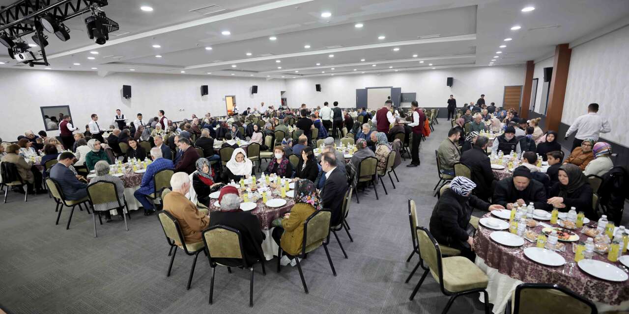 Başkan Kılca, emanet çınarlarla iftar yaptı