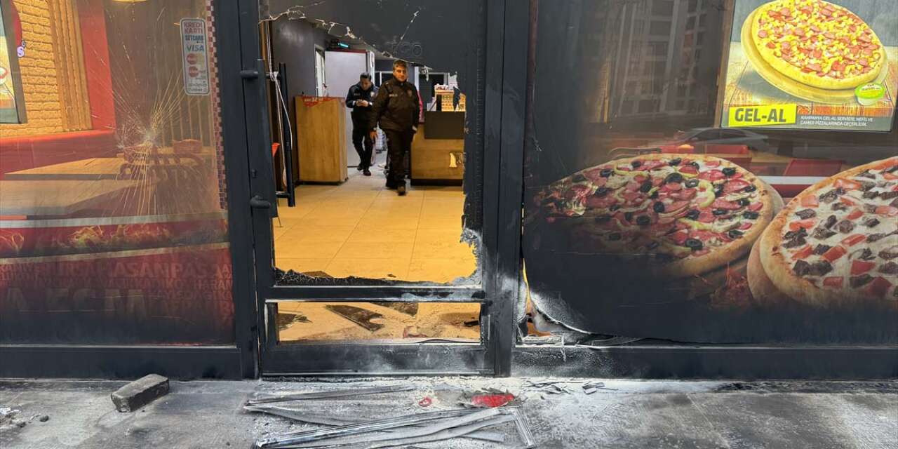 Pizza zincirinin 2 şubesi kundaklandı! Zanlı, eski çalışan çıktı