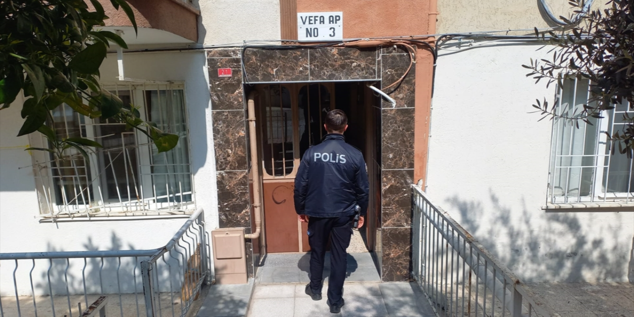 Yatağında ölü bulundu, cinayet şüphesiyle 4 kişi gözaltına alındı