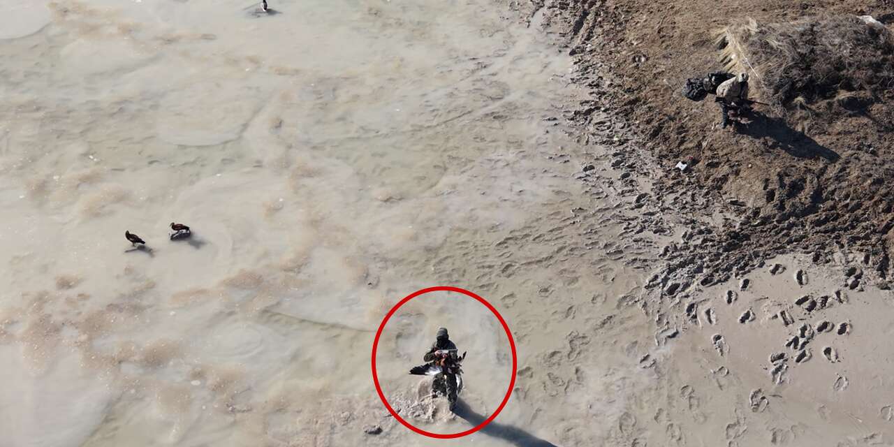 Tuz Gölü’nde kaçak avcılardan silahlı saldırı! Memuru yaralayıp atla kaçtılar