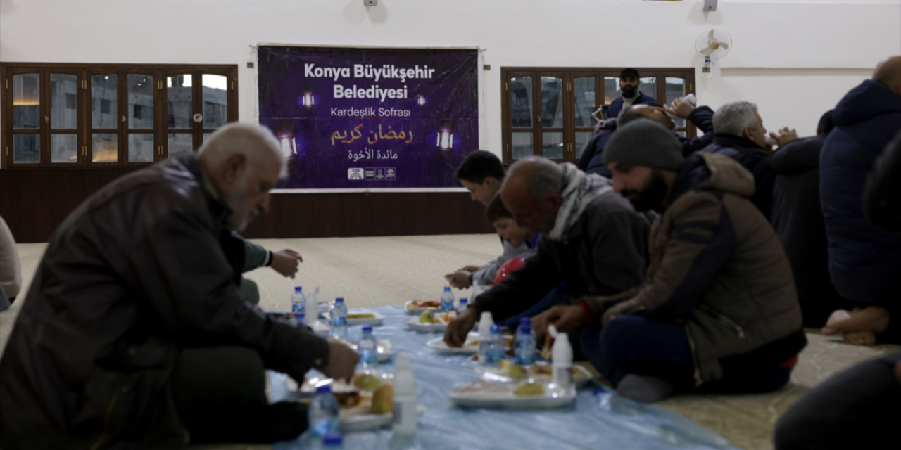 Konya Büyükşehir Belediyesi Şam’da 1000 kişiye iftar verdi