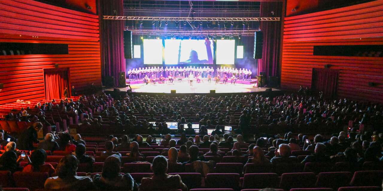 Konya’daki ilahi konserine yoğun katılım