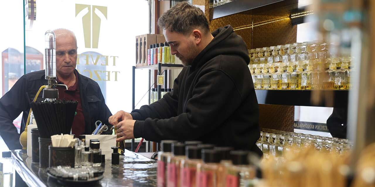 Konya’da bayram telaşına düşen vatandaşlar soluğu kolonyacılarda aldı