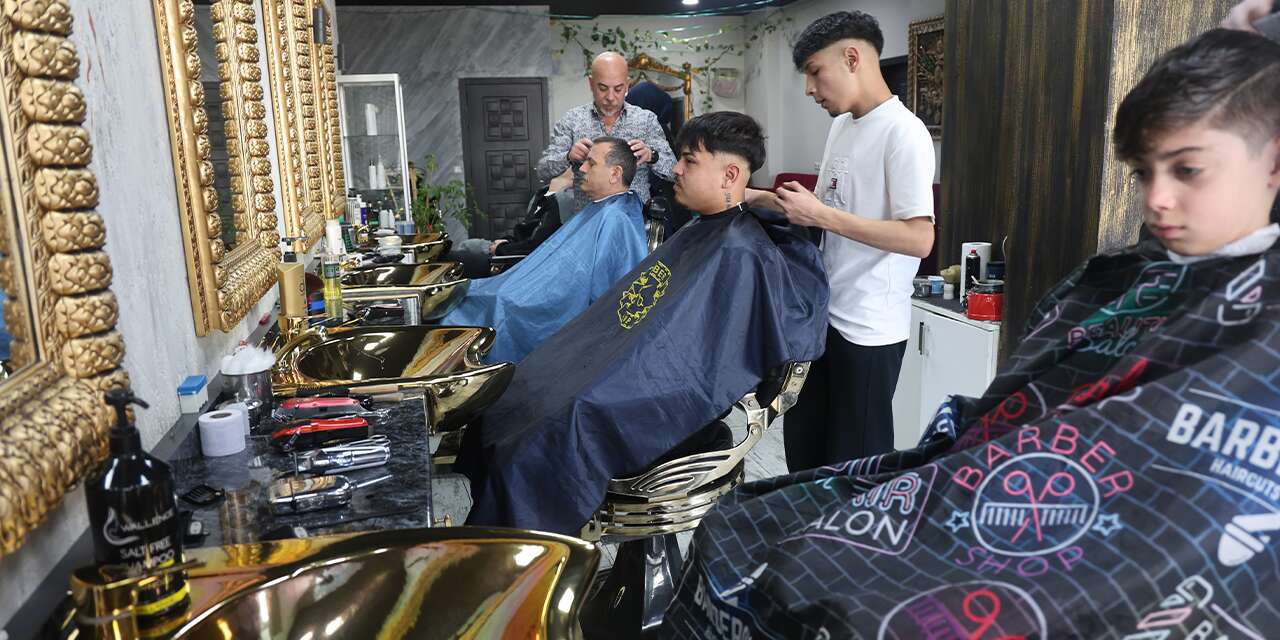 Konya’da berberlerde bayram tıraşı yoğunluğu