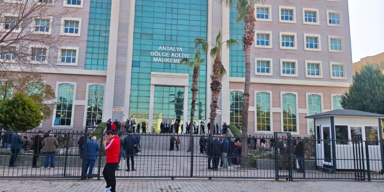 Antalya Büyükşehir Belediyesi yolsuzluk ve rüşvet davasında 2'nci gün