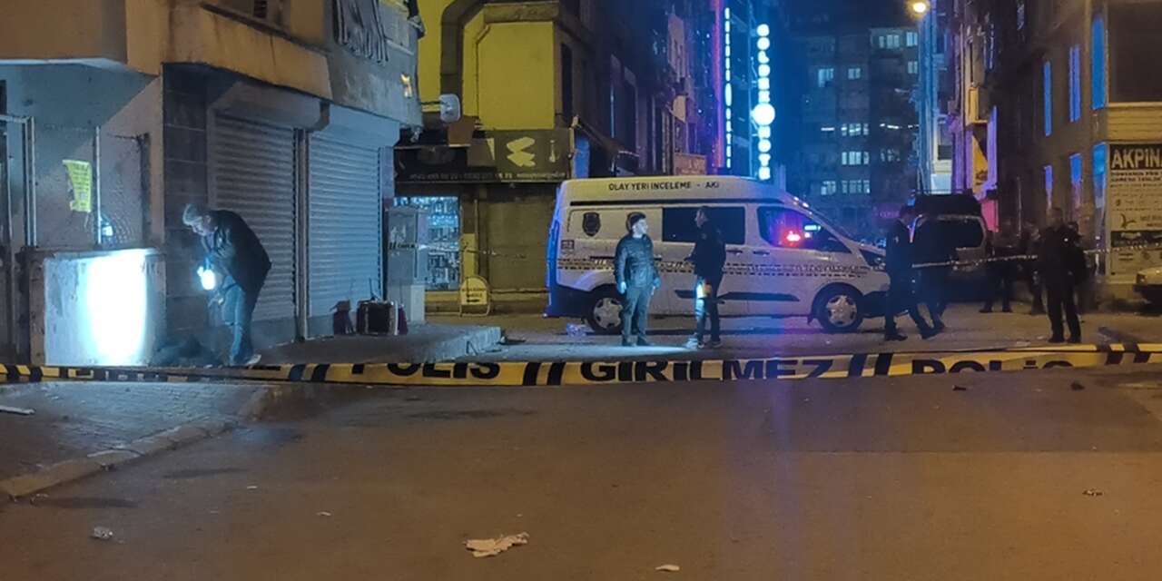 Gece vakti komşu kavgası! 2 kişi pompalı tüfekle vuruldu