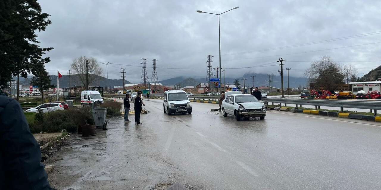 Arefe günü Konya yolunda kaza! 1 yaralı var