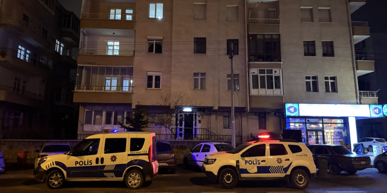 Evinde ölü bulundu