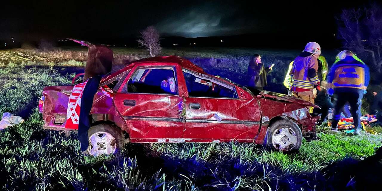 Otomobil tarlaya uçtu, 1 ölü 3 yaralı var