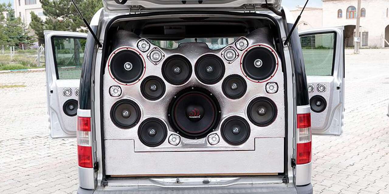 Aracında multimedya ekran ve ses sistemi olanlar dikkat! Ağır cezalar geliyor