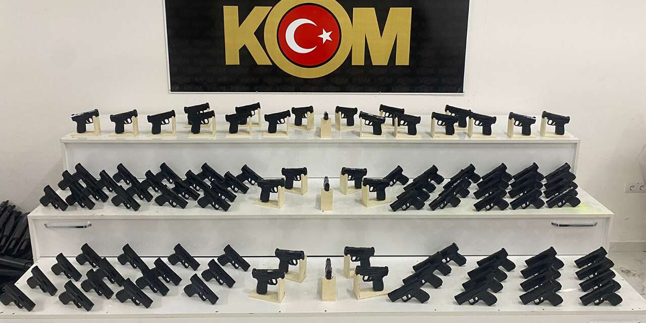 Konya’da silah kaçakçılarına operasyon! Yüzlerce ele geçirildi