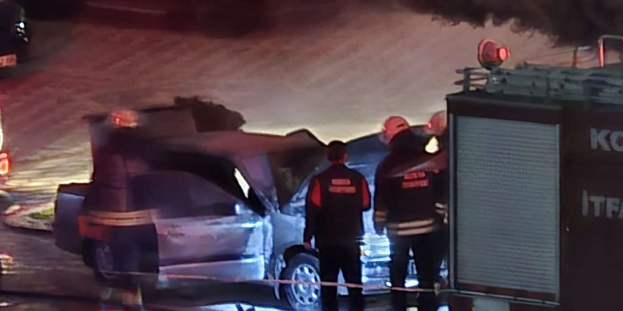 Konya’da park halindeki araç alevlere teslim oldu