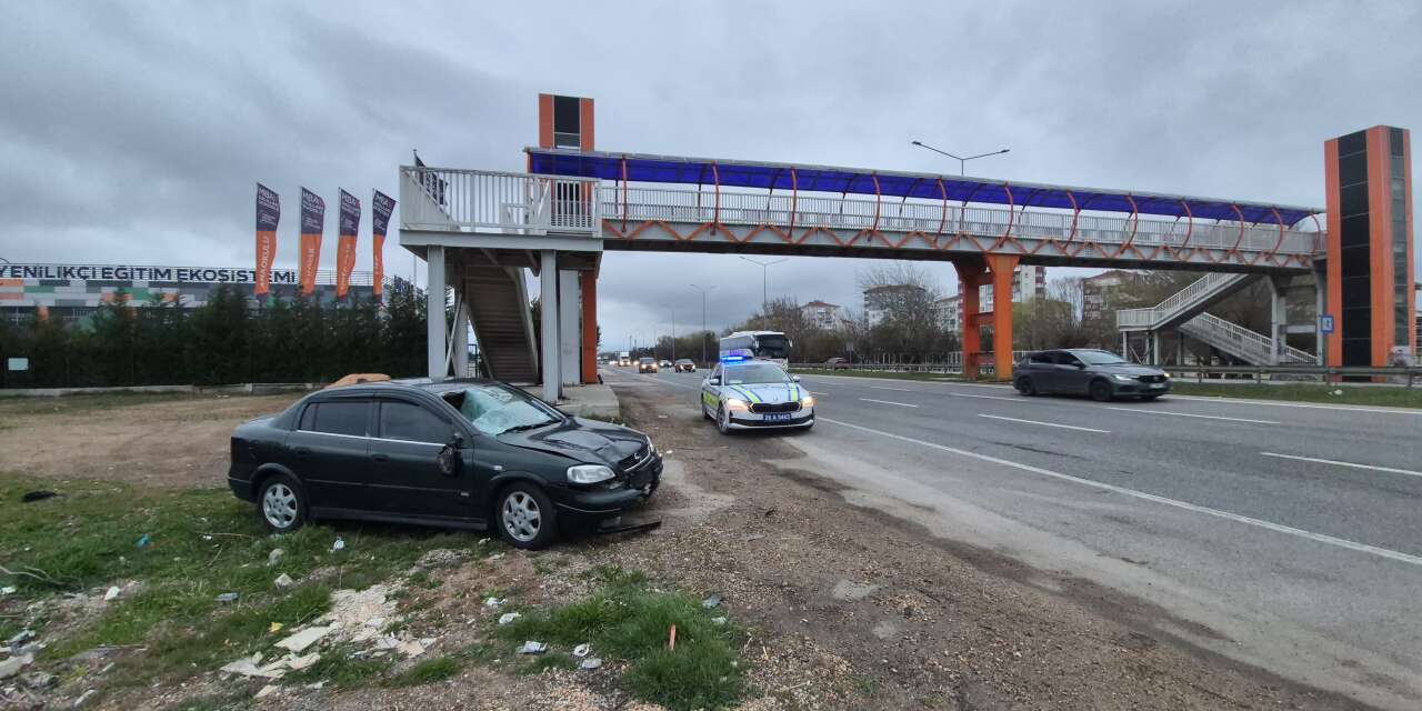 Üst geçide 20 metre mesafede kaza! Yolun karşısına geçmek isterken öldü