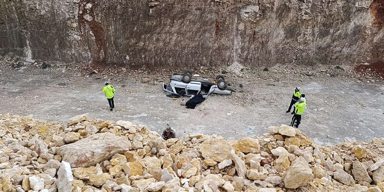 Otomobil 10 metreden aşağı düştü! 1 kadın öldü, 1 ağır yaralı var