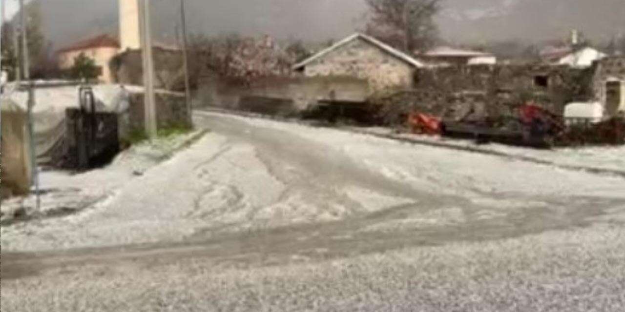 Konya’nın Karapınar ilçesine dolu yağdı