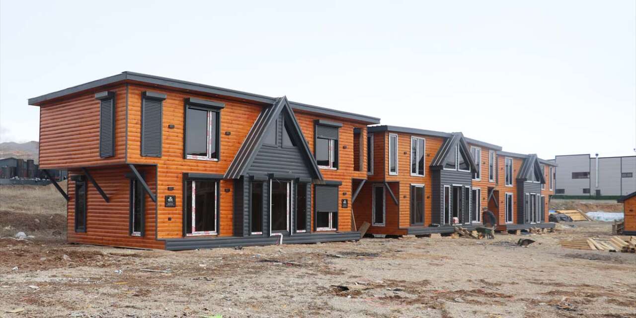 Avrupa’nın ahşap evleri, Anadolu’daki 2 kardeşin elinden çıkıyor